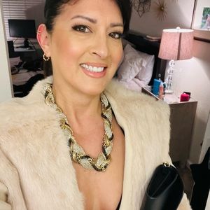 Meet your Posher KEREN!